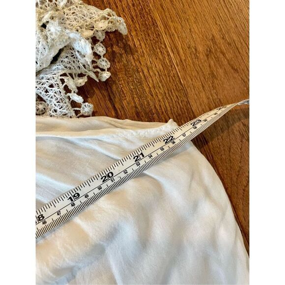 Ella gold trim nwt crochet lace neckline top one size - Picture 10 of 10